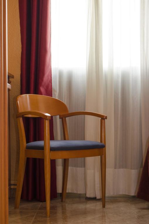 Alfajarín Hotel Rausan מראה חיצוני תמונה