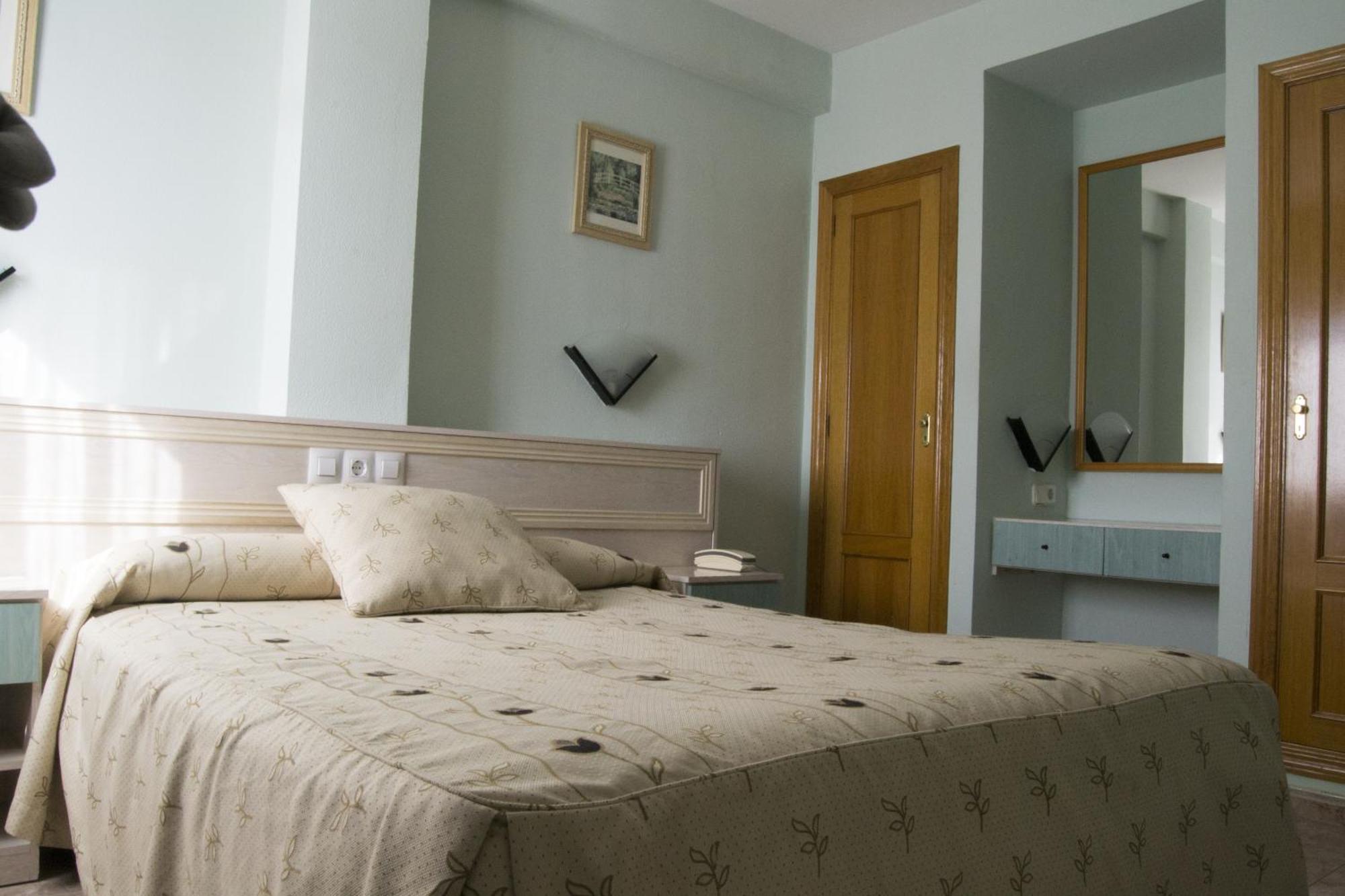 Alfajarín Hotel Rausan חדר תמונה