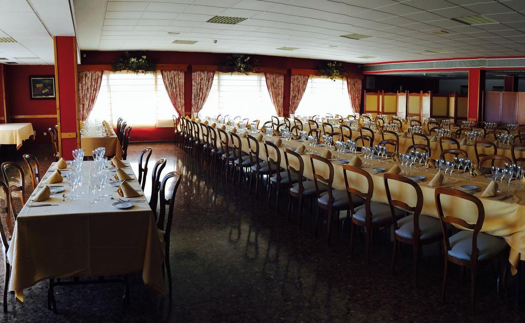 Alfajarín Hotel Rausan מראה חיצוני תמונה