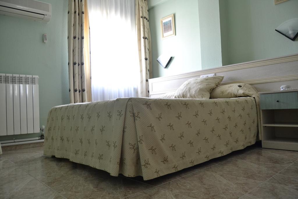 Alfajarín Hotel Rausan חדר תמונה